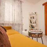 Apartment Great Location,2 Bedroom *