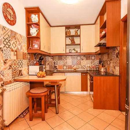 Great Location,2 Bedroom Appartamento