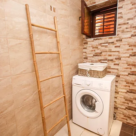 Great Location,2 Bedroom