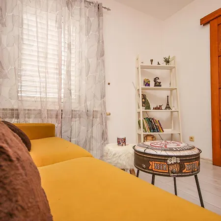 Lejlighed Great Location,2 Bedroom *