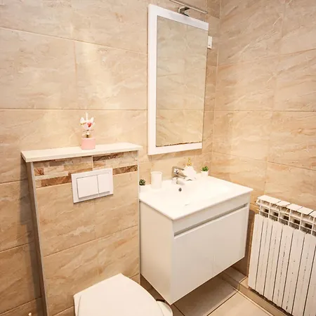 Great Location,2 Bedroom Lejlighed