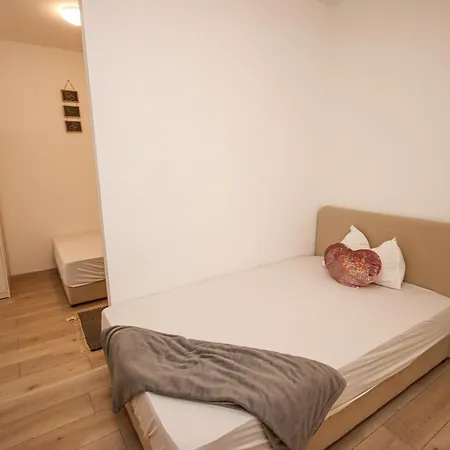 Great Location,2 Bedroom